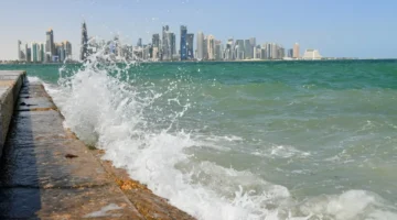 تحذير بحري.. رياح قوية وأمواج عالية تضرب سواحل قطر خلال ساعات الليلة